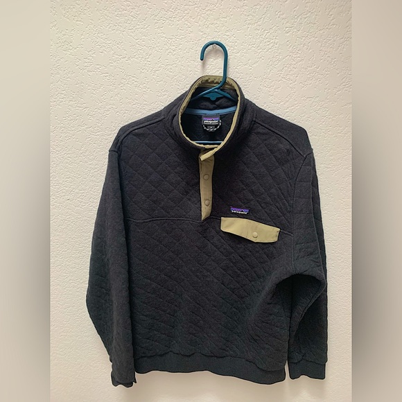 Patagonia Other - Patagonia quilted sweatshirt. Like new, size medium.